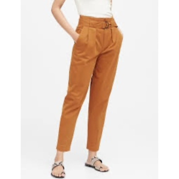 Banana Republic High-Rise Tapered Pleated Cropped Pant in Nutmeg Spice/Rust, 2 - Picture 2 of 10